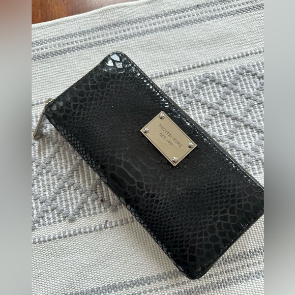 Michael Kors Zip Around Wallet - Picture 5 of 11
